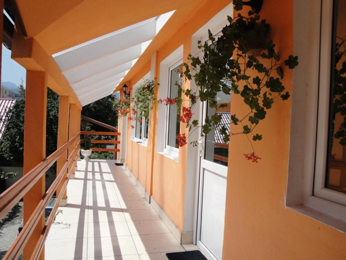 Suri Guesthouse Braşov Exterior foto